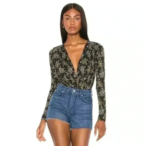 Free People Printed Turnt Bodysuit Plunge V-Neck Black Size Medium NWOT - Picture 1 of 7